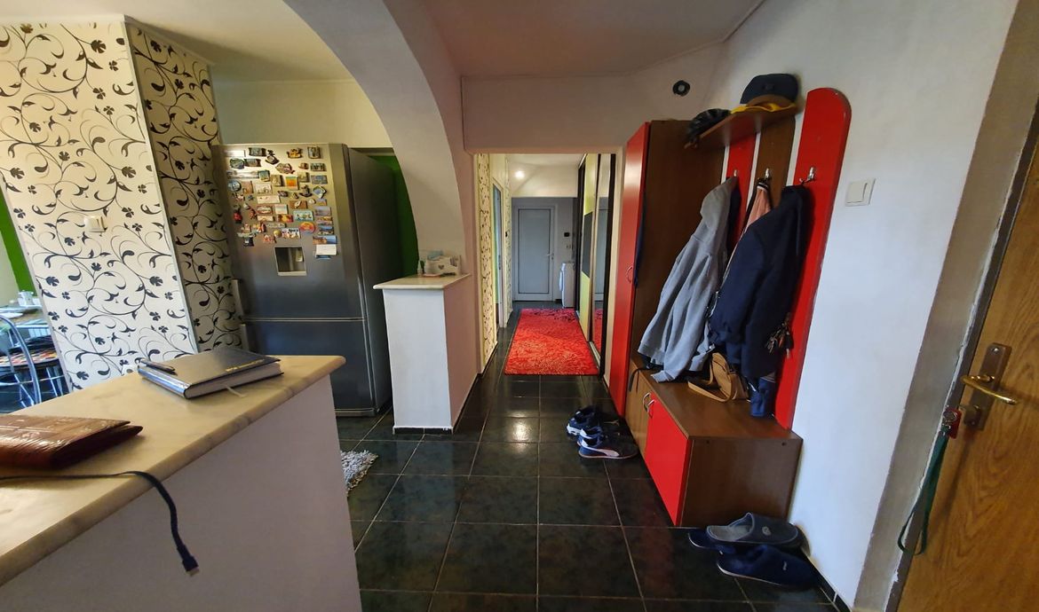 Apartament decomandat 3 camere strada Harmanului Brasov