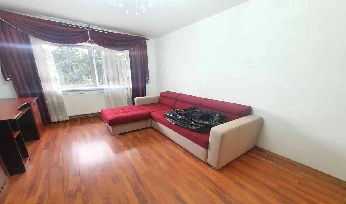 Vanzare Apartament 2 Camere decomandat etajul 1 vedere pe 2 parti zona Craiter