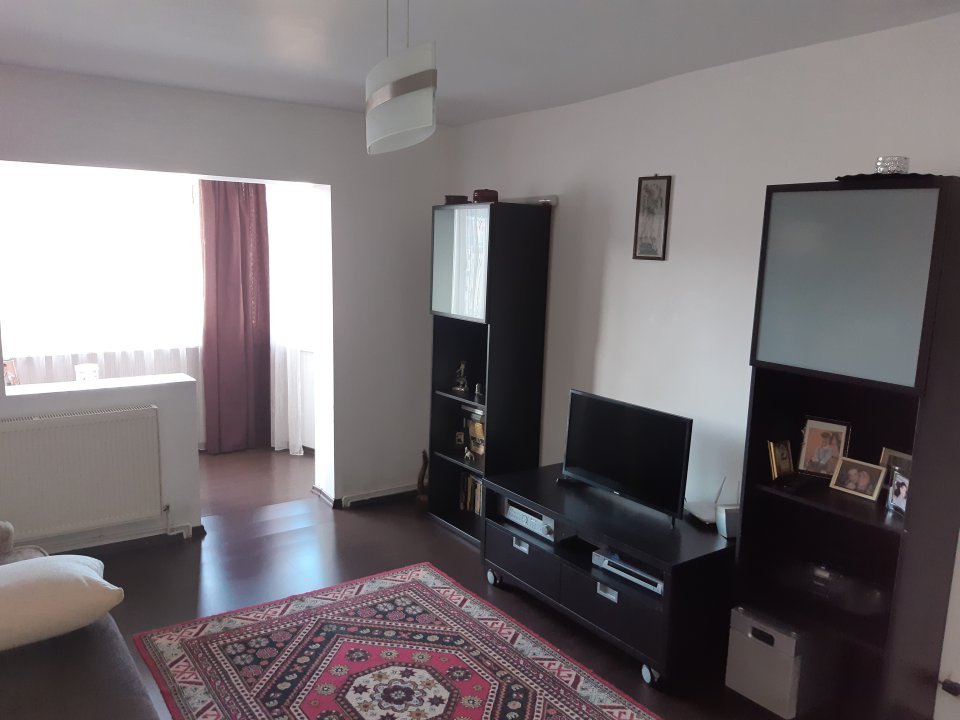 Vanzare Apartament 3 Camere decomandat Calea Bucuresti